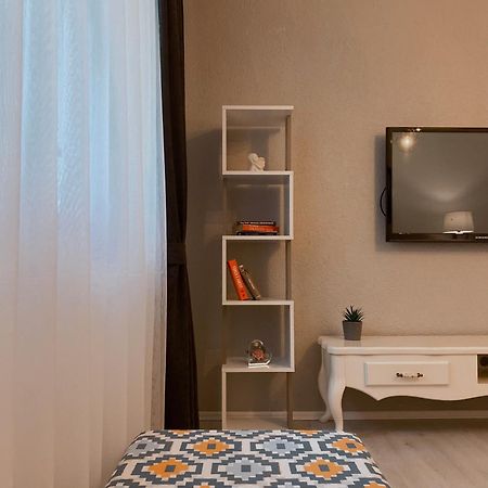 Hotspot Apartments - City Center Пристина Екстериор снимка