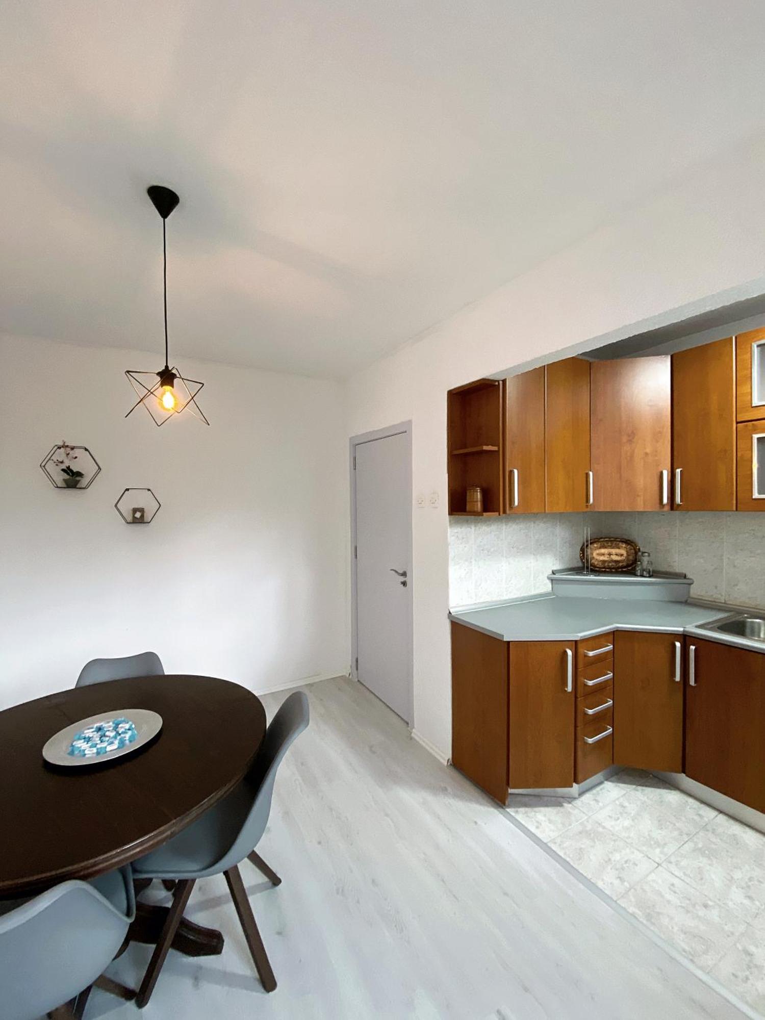 Hotspot Apartments - City Center Пристина Екстериор снимка